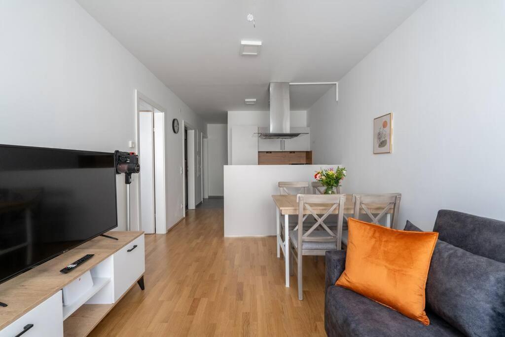 Urban 1br Retreat, Easy Link By Hm Appartement Vienne